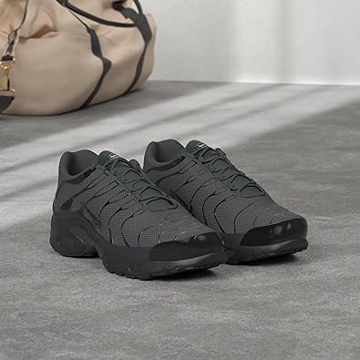 Nike Men's Air Max Plus Sneaker